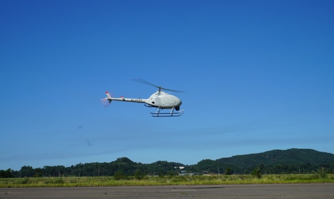 한국항공우주산업(KAI)의 무인헬기가 초도비행을 하고 있다.  사진=한국항공우주산업