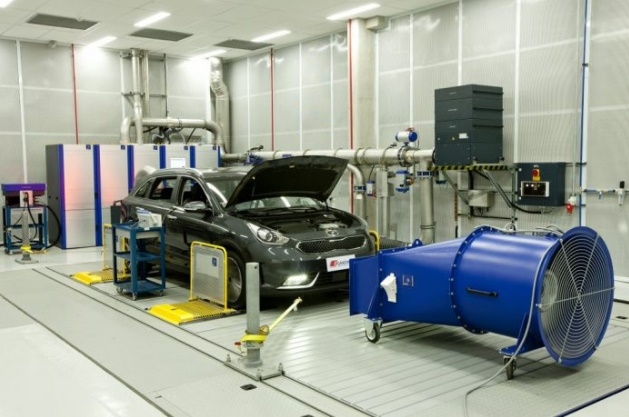 브라질의 기아자동차 수입업체 간디니는 차량배기가스 실험실 '살토'를 개설했다.