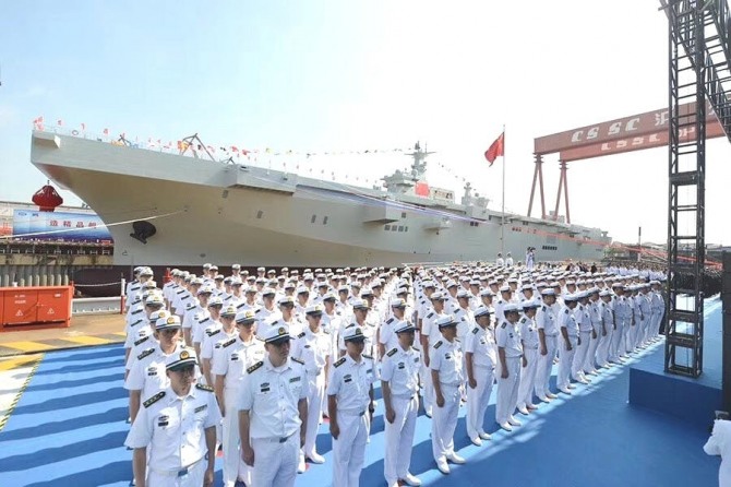25일 진수된 중국 해군의 075형 강습상륙함 1번함. 사진=차이나 밀리터리 