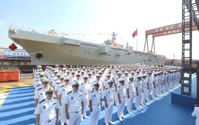 사진은 25일 열린 중국해군의 강습상륙함 진수식 모습.