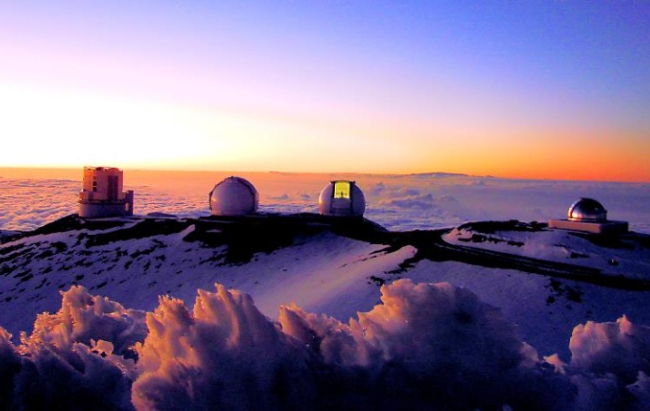 하와이 마우나케아 산에 있는 허블망원경의 모습.