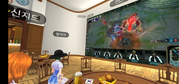 SK텔레콤 ‘점프 소셜 VR’ 서비스에 접속한 이용자들이 e스포츠 중계를 시청 중인 모습. 사진=SKT