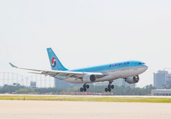 대한항공 A330기가 이륙하고 있다. 사진=대한항공