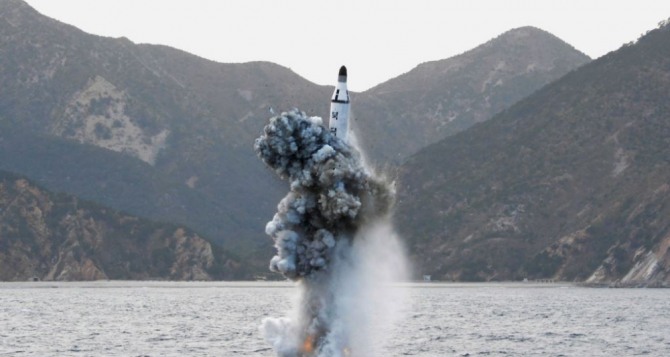 북한이 2015년 시험발사한 잠수함발사 탄도미사일(SLBM) 북극성-1형.사진=조선중앙통신