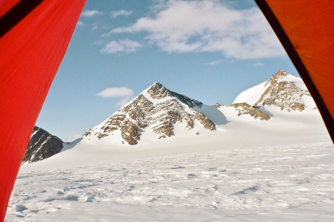 에어비앤비가 남극에서 안식월을 보내며 환경보호 연구를 할 지원자를 모집한다. 사진=에어비앤비