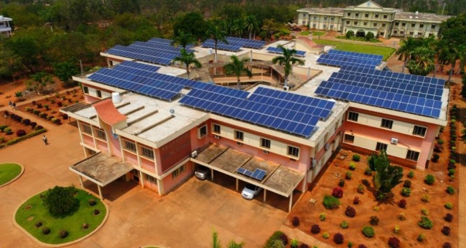 인도 태양광 패널 업체 오브에너지의 옥상 패널 모습. 사진=쉘트위터 