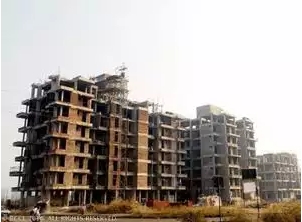 경기 악화로 인도 부동산 시장이 침체의 늪에 빠지면서 개발이 중단된 부동산 프로젝트가 630억 달러 규모에 달하는 것으로 나타났다.