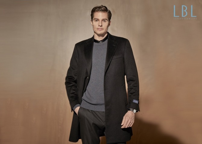 LBL이 '에르메네질도 제냐'의 캐시미어로 제작한 남성 코트를 출시한다. 사진=LBL