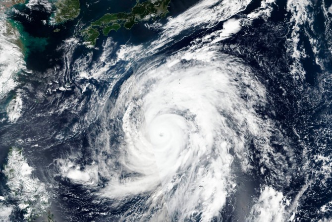일본 열도에 접근하는 대형 태풍 '하기비스' 위성 사진. 미국 항공우주국(NASA)-해양대기청(NOAA)의 수오미 NPP 인공위성에서 9일 촬영한 것. 사진=도쿄 AP·연합뉴스