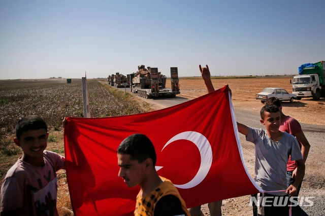 시리아 미군 모두 철수, 트럼프 대통령 긴급 명령… 터키-쿠르드 사이 포로 신세   