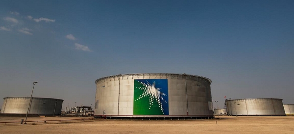 사우디아람코의 아브카이크 석유저장탱크. 