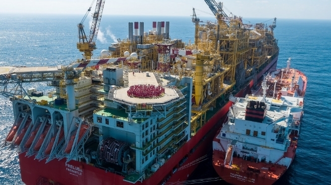 한국가스공사가 직접 탐사, 개발, 생산해 국내로 액화천연가스(LNG)를 들여오고 있는 호주 프렐류드 가스전의 해양 부유식 액화플랜트(FLNG) 모습. 사진=한국가스공사  