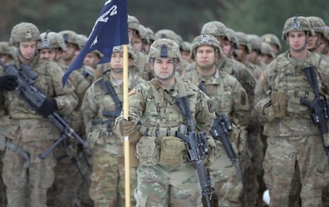 사진은 나토(NATO) 군사훈련에 참여하고 있는 미군 병사들.