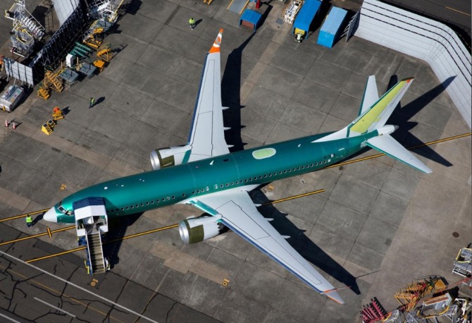 유럽 규제당국은 연이은 추락사고로 운항을 금지시킨 보잉 737맥스의 운항을 내년 1월부터 재개할 수 있도록 허용했다. 사진=로이터/뉴스1