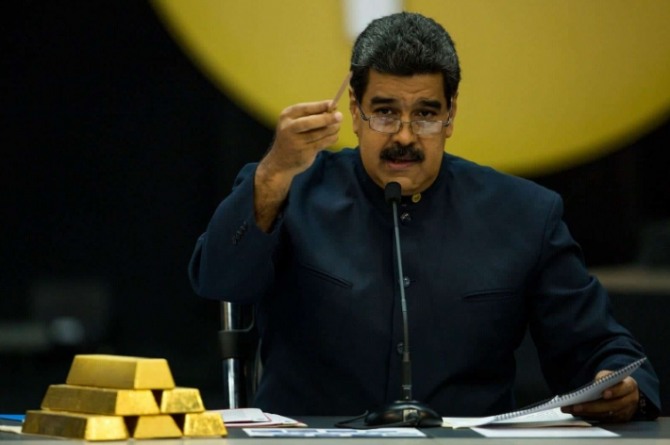 니콜라스 마두로 베네수엘라 정권은 미국의 제재조치로 영국 중앙은행 계좌에 묶여 있는 베네수엘라 정부 소유의 금을 제재를 피해 인출하는 방안을 영국 출신 한 사업가로부터 제안 받고 검토 중인 것으로 전해졌다.