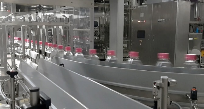 동원시스템즈는 지난 23일 횡성 우천산업단지 내 동원시스템즈 횡성공장에서 강원도와 횡성군 관계자, 동원그룹에서는 박인구 부회장, 동원시스템즈 조점근 사장 등 동원그룹 주요 사장단이 참석한 가운데 준공식을 거행했다고 밝혔다. 생산라인. 사진=동원그룹