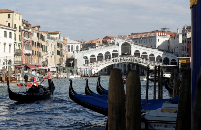이탈리아 베네치아의 명물 리알토 다리 모습. 사진=뉴시스 