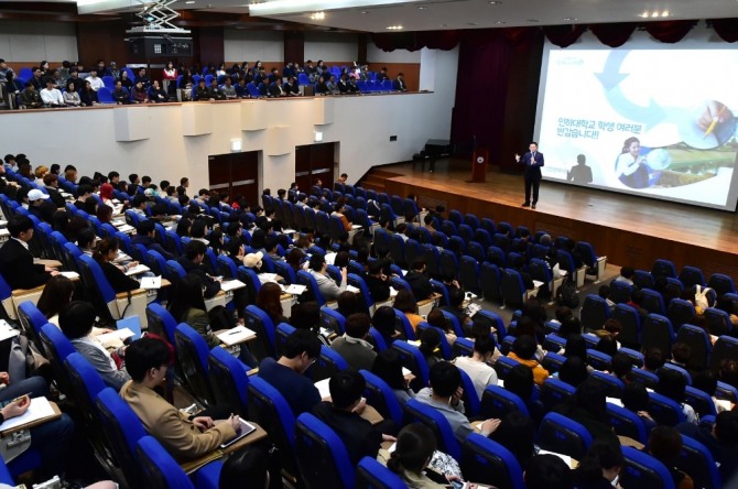 지난 5일 인하대 본관 하나홀에서 박남춘 인천광역시 시장이  '나의 바다, 나의 인천'을 주제로 특강을 진행했다.  