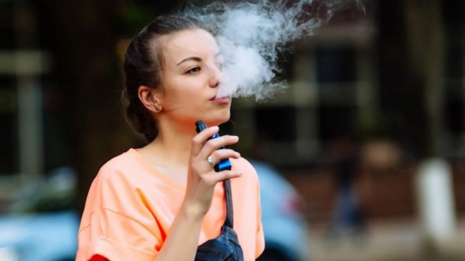 미국 내 전자담배 흡연으로 인한 사망자가 42명으로 늘어났다. 사진=로이터