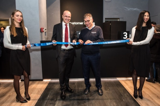 삼성전자는 밀라노 고객서비스 센터를 새롭게 단장해 개장했다.