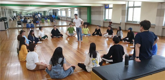 지난 9월 문화예술교육사 ‘연극 교육프로그램개발’ 강의가 열리고 있다. 