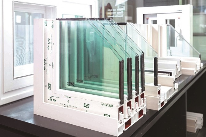 KCC 홈씨씨인테리어의 '로이유리 창호' 제품. 사진=KCC