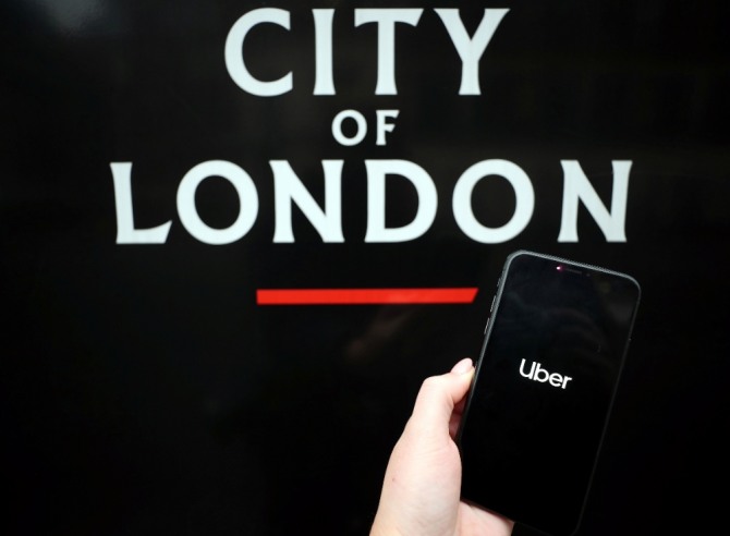 우버(Uber)가 런던 서비스에서 1만건 이상의 ‘스푸핑(spoofing)’ 이 적발되면서 또다시 구설수에 올랐다. 사진=로이터