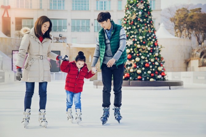 겨울이 되면서 도심 속 아이스링크가 잇따라 문을 연다. 사진=반얀트리 클럽 앤 스파 서울