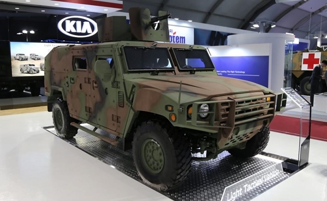 기아자동차는 '한국-멕시코 방위산업 협력 세미나'에서 특수 제작한 군수용 차량을 선보여 눈길을 끌고 있다. 사진=멕시코에어로스페셜