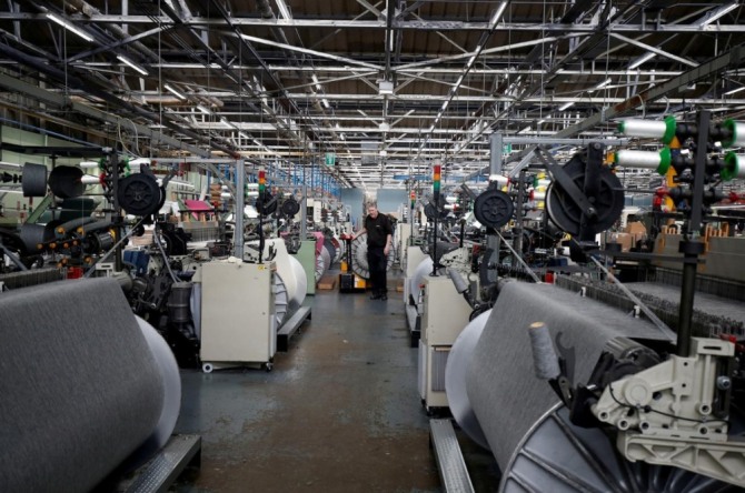 2017년 5월, 영국 허더슨필드(Huddersfield)에 있는 ‘Camira Fabrics’ 공장 플로어의 일반적인 모습. 사진=로이터