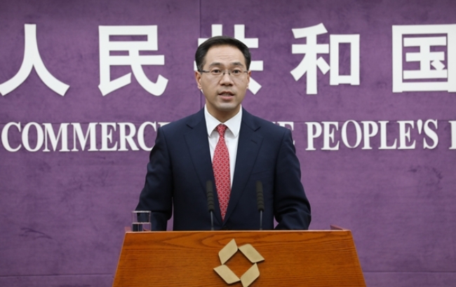 중국 상무부의 가오펑(高峰) 대변인(사진)은 5일 미·중 통상 회담이 제1단계 합의에 이르면 관세가 인하되어야 한다고 주장했다.