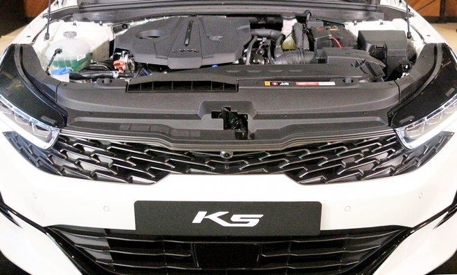 신형 K5는 가솔린과 LPG, 하이브리드 등으로 이뤄졌다. 2.0 가솔린 엔진. 사진=글로벌이코노믹 정수남기자