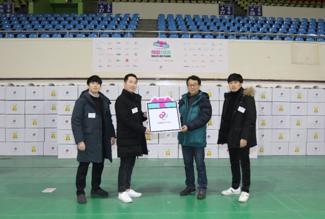 종합화장품 기업 '제이준코스메틱㈜'은 국내 최대 사회공헌 연합체인 행복얼라이언스가 주최하는 ‘2019 행복상자 캠페인’에 동참했다고 13일 밝혔다. 사진=제이준코스메틱