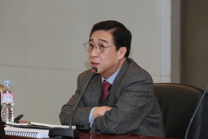 배재훈 현대상선 대표이사가 16일 연지동 사옥 대강당에서 열리는 '2020년 영업전략회의'에서 연설 중이다. 사진=현대상선