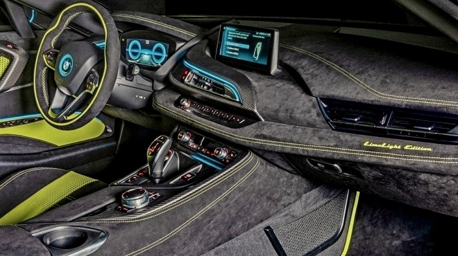 이탈리아의 알칸타라가 ‘BMW i8 로드스터 라임라이트 에디션’을 최근 공개했다. 사진=알칸타라