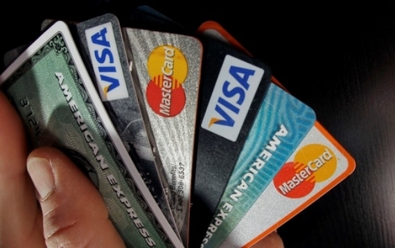 앞으로는 카드 대출을 받는 고객들의 신용등급 간 금리역전이 발생하지 않도록 불합리한 금리 차등적용 방지체계가 구축된다. 사진=뉴시스