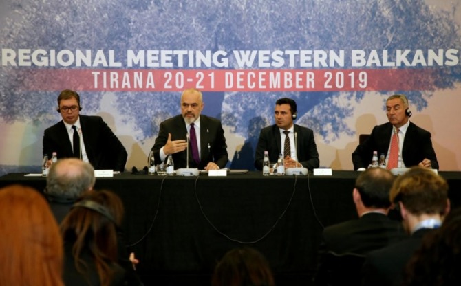 서부 발칸반도 4개국 지도자들이 21일(현지시간)알바니아 수도 티라나에서 만나 회담을 가졌다. 사진=로이터