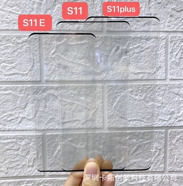 빙우주가 트위터에 올린 사진으로, 삼성전자가 내년초 발표할 것으로 알려진 갤럭시S11(혹은 S20) 시리즈 3종의 화면 보호용 막. 사진=폰아레나(빙우주 트위터)