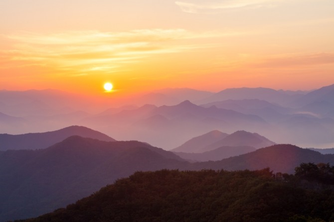 전국 국립공원과 강릉 정동진 등이 올해 마지막 해넘이와 새해 첫 해돋이를 만끽할 수 있는 명소다. 자료=글로벌이코노믹