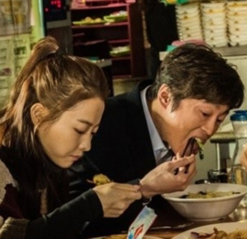 지난 3일 한 언론매체가 온라인 커뮤니티를 중심으로 박보영과 김희원 열애설이 제기됐다고 보도하자 배우 박보영과 김희원은 열애설을 적극 부인했다. 