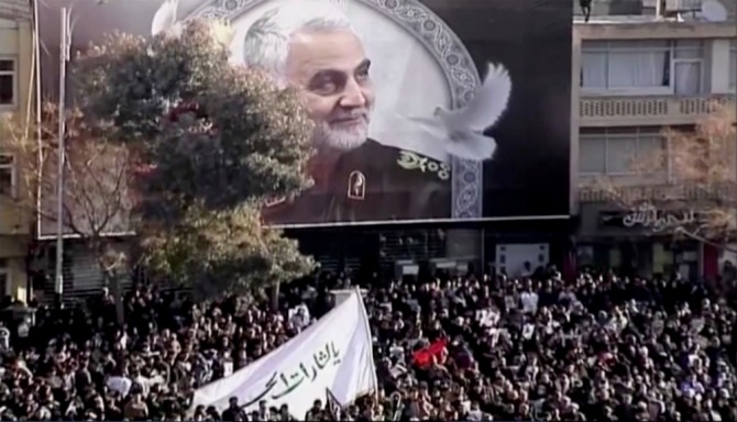 미국의 폭격에 사망한 이란 최정예 쿠드스군 사령관 거셈 솔레이마니 장례식이 7일(현지시간) 고인의 고향 케르만에서 열리고 있다. 사진=뉴시스