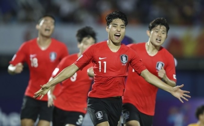 한국 중국  U-23 축구 대표팀 경기에서 후반전 추가시간에 결승골을 터뜨린 이동준이 환호하고 있다. 사진=대한축구협회 제공