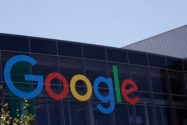 미국 캘리포니아주 마운틴뷰에 있는 구글 본사 외벽에 부착된 구글 로고. 출처=AP/뉴시스
