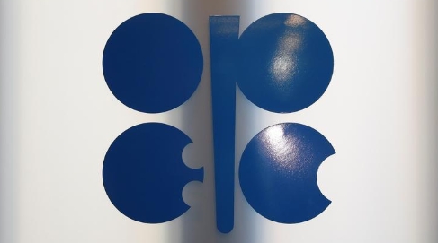 OPEC 플러스는 신종 코로나바이러스(우한 폐렴)의 확산에 따라 러시아 등과 이행하고 있는 감산합의이행 기한을 6월까지 연장키로 했다.