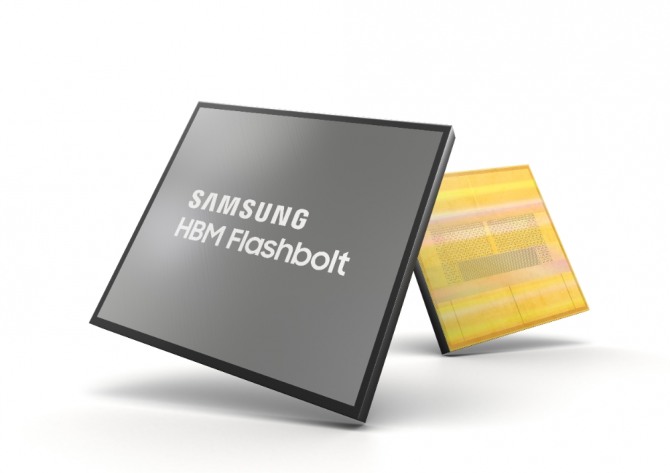 삼성전자 3세대 16GB HBM2E D램 '플래시볼트'. 사진=삼성전자 제공
