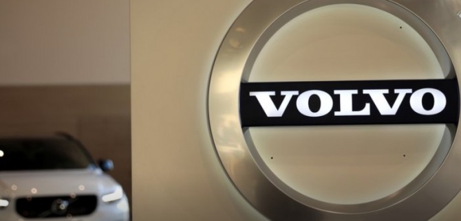 스웨덴 볼보와 볼보(Volvo Cars)의 소유주인 중국 자동차회사 지리 홀딩스가 합병할 방침이다.