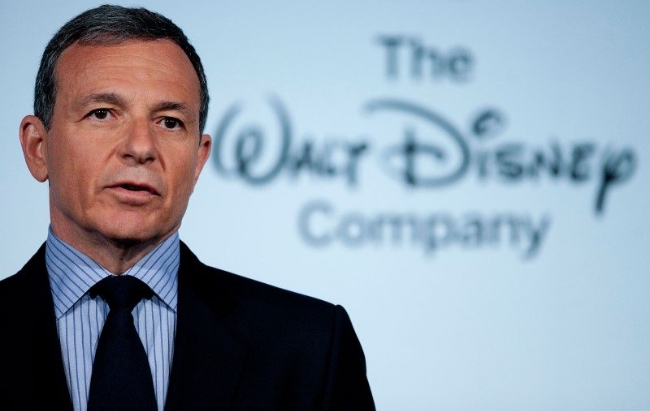 디즈니플러스의 회원 수가 3,000만 명을 돌파한 것에 대해 “엄청난 성공”이라고 평가한 밥 아이거 CEO.