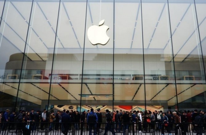 중국 저장성 항저우시의 애플 매장. 사진=로이터