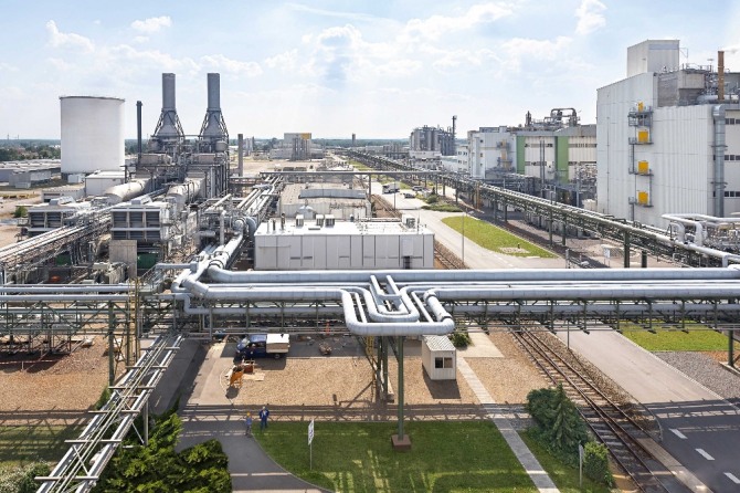 독일 화학기업 바스프가 양극재 시장에 진출한다. 독일 라우지츠 지역에 있는 바스프 슈바르츠하이데 공장 이미지. 사진=뉴시스