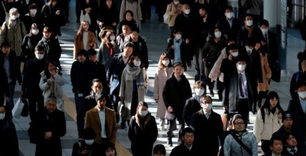 일본 경제가 지난해 4분기 급속도로 위축된 가운데 올들어서도 코로나19의 영향으로 경기침체에 빠질 것으로 우려된다.